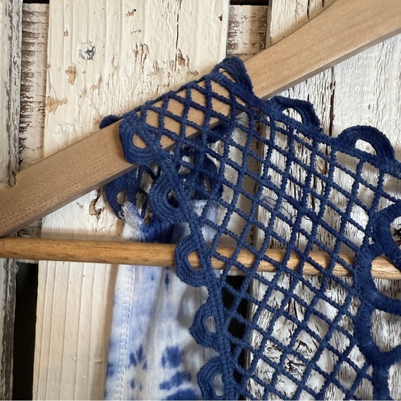 Joe Boxer Tie Dye Dress Hi-Low Crochet Back Size Large Blue‎ & White Sleeveless - Picture 7 of 11
